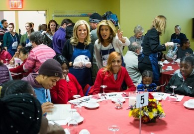 Kathie Lee NY Rescue Mission Thanksgiving